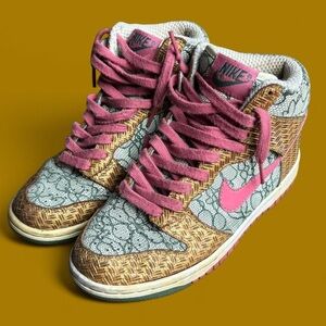 VINTAGE 2007 NIKE DUNK HIGH PREMIUM “NORI DESERT BLOOM”